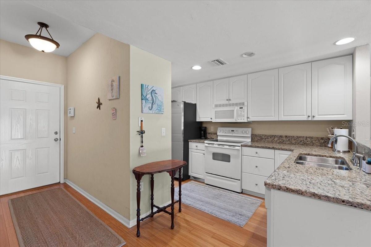 Listing photo id 12 for 54 910th Avenue 115