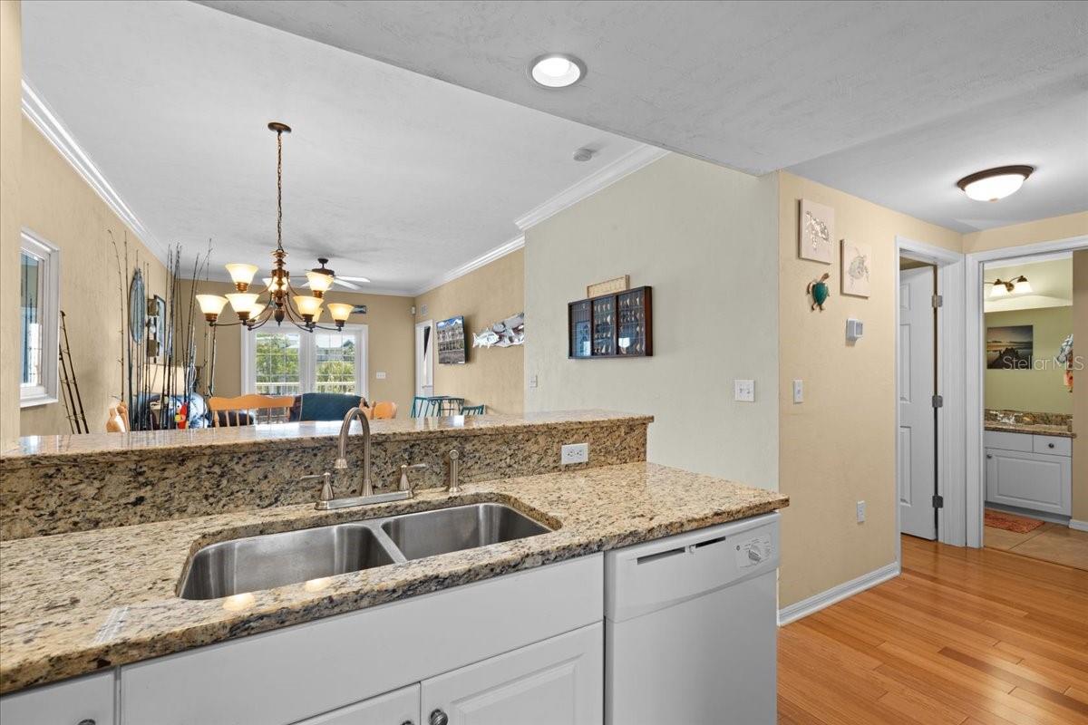 Listing photo id 16 for 54 910th Avenue 115