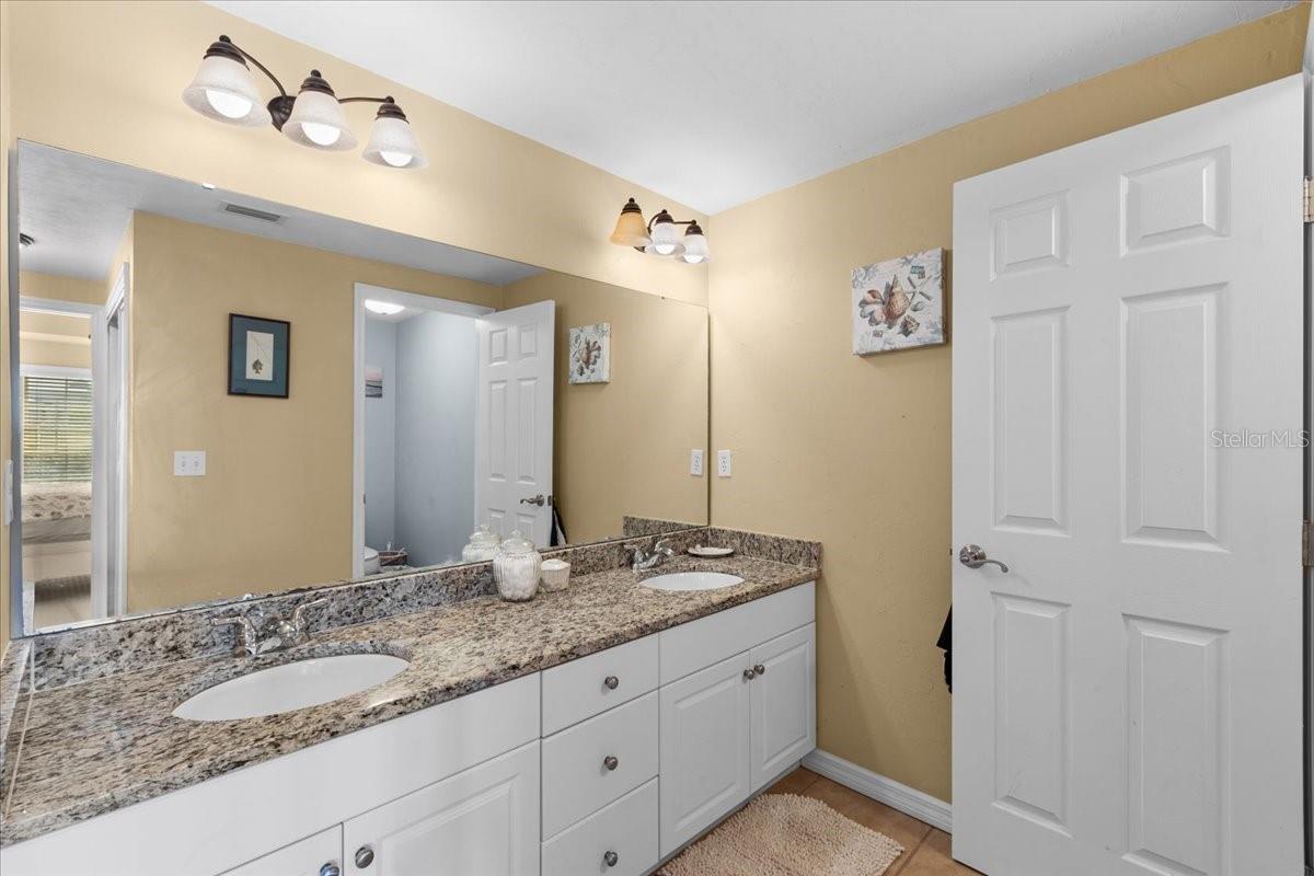 Listing photo id 25 for 54 910th Avenue 115