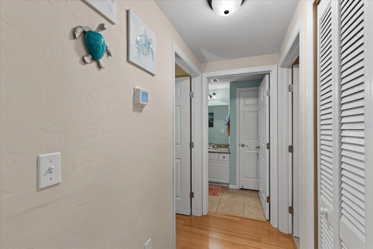 Listing photo id 27 for 54 910th Avenue 115