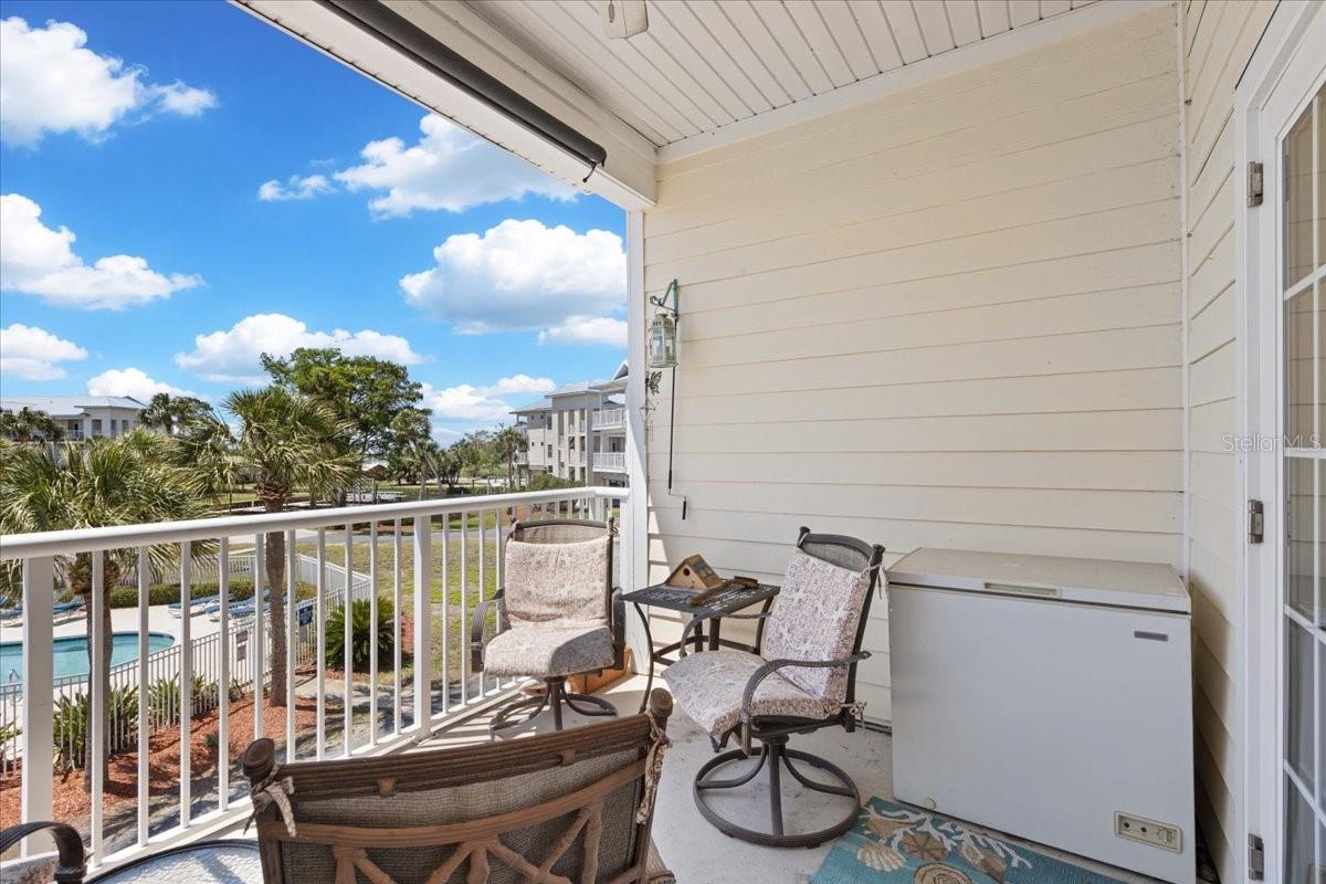 Listing photo id 37 for 54 910th Avenue 115