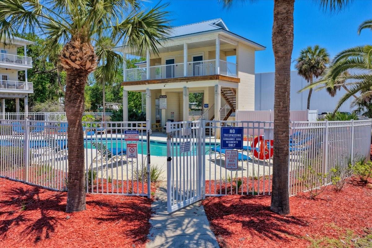 Listing photo id 47 for 54 910th Avenue 115