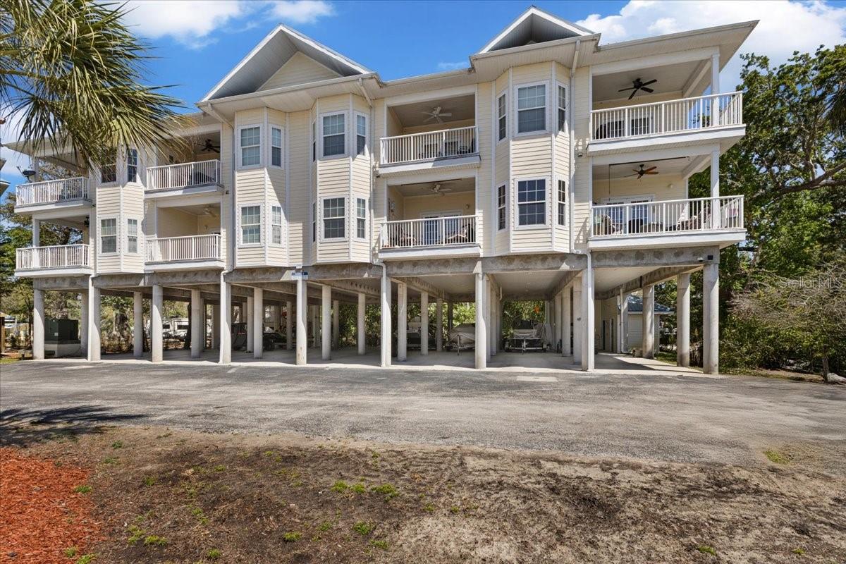 Listing photo id 53 for 54 910th Avenue 115