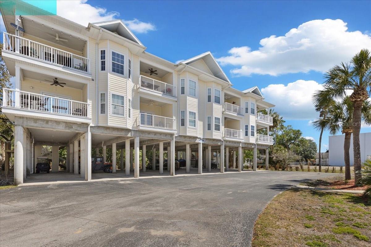 Listing photo id 54 for 54 910th Avenue 115