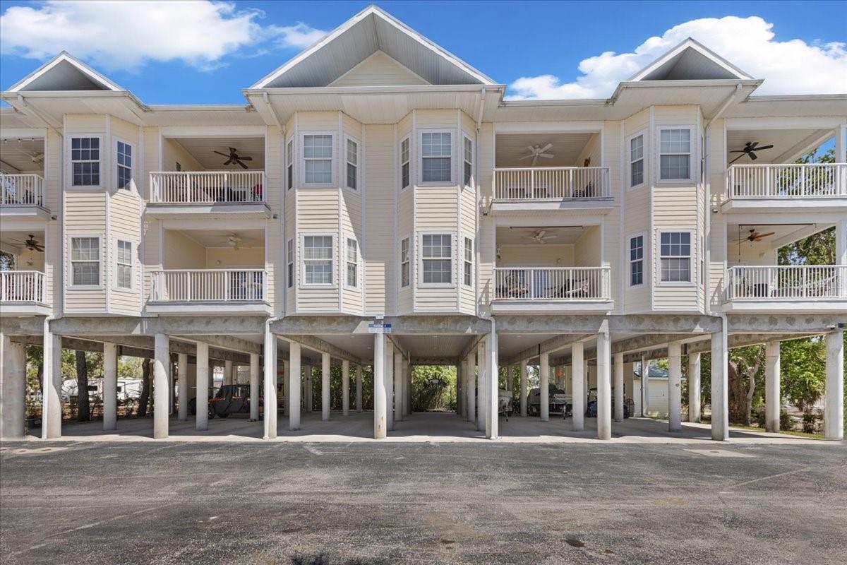 Listing photo id 55 for 54 910th Avenue 115