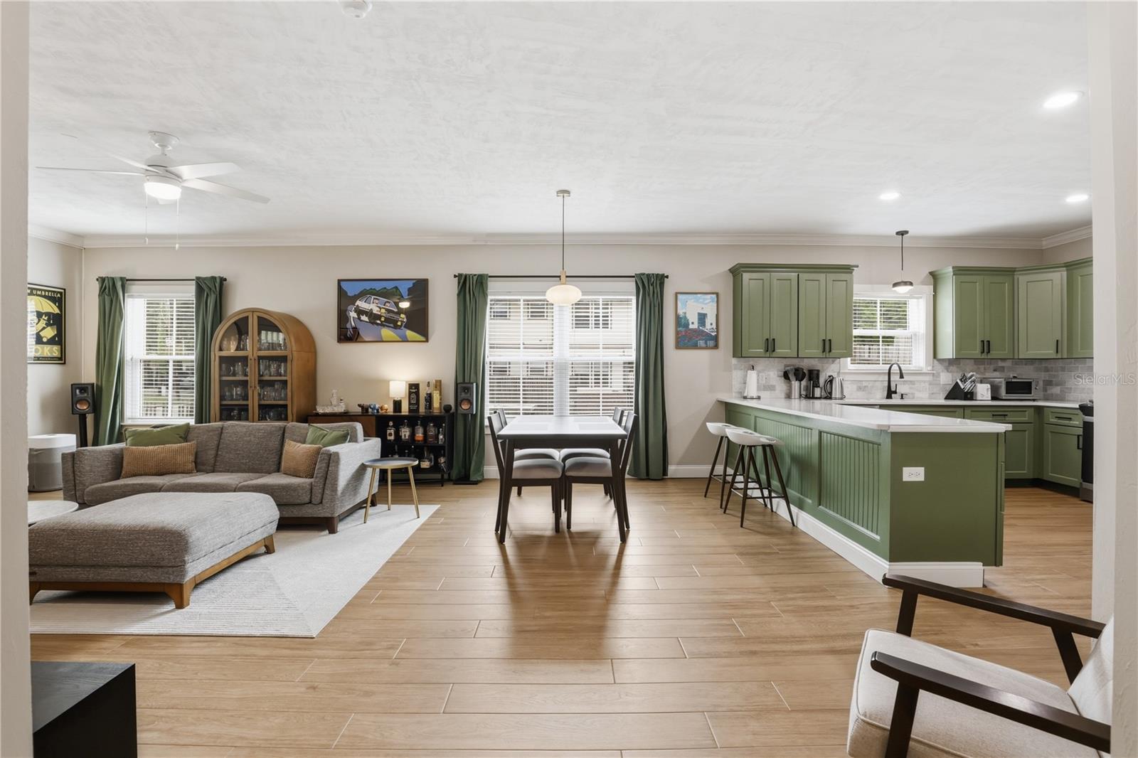 Image 2 of 39 For 811 3rd Avenue