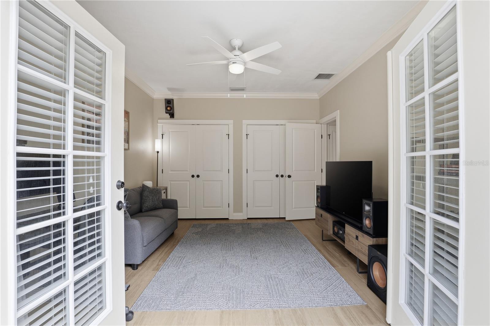 Image 21 of 39 For 811 3rd Avenue