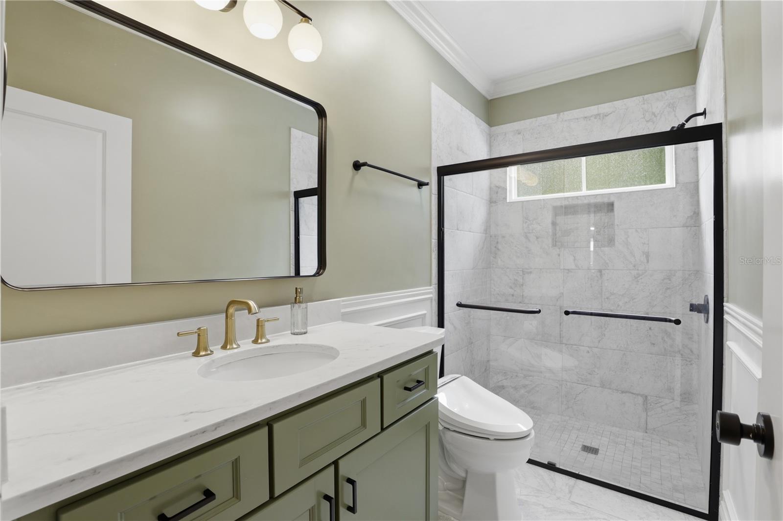 Image 22 of 39 For 811 3rd Avenue