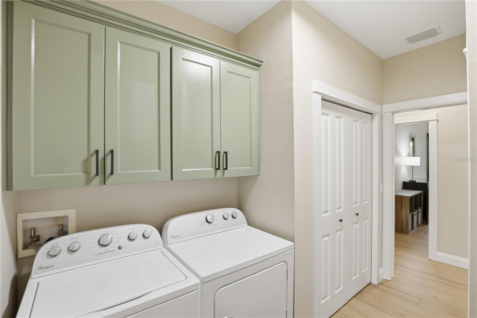 Image 27 of 39 For 811 3rd Avenue