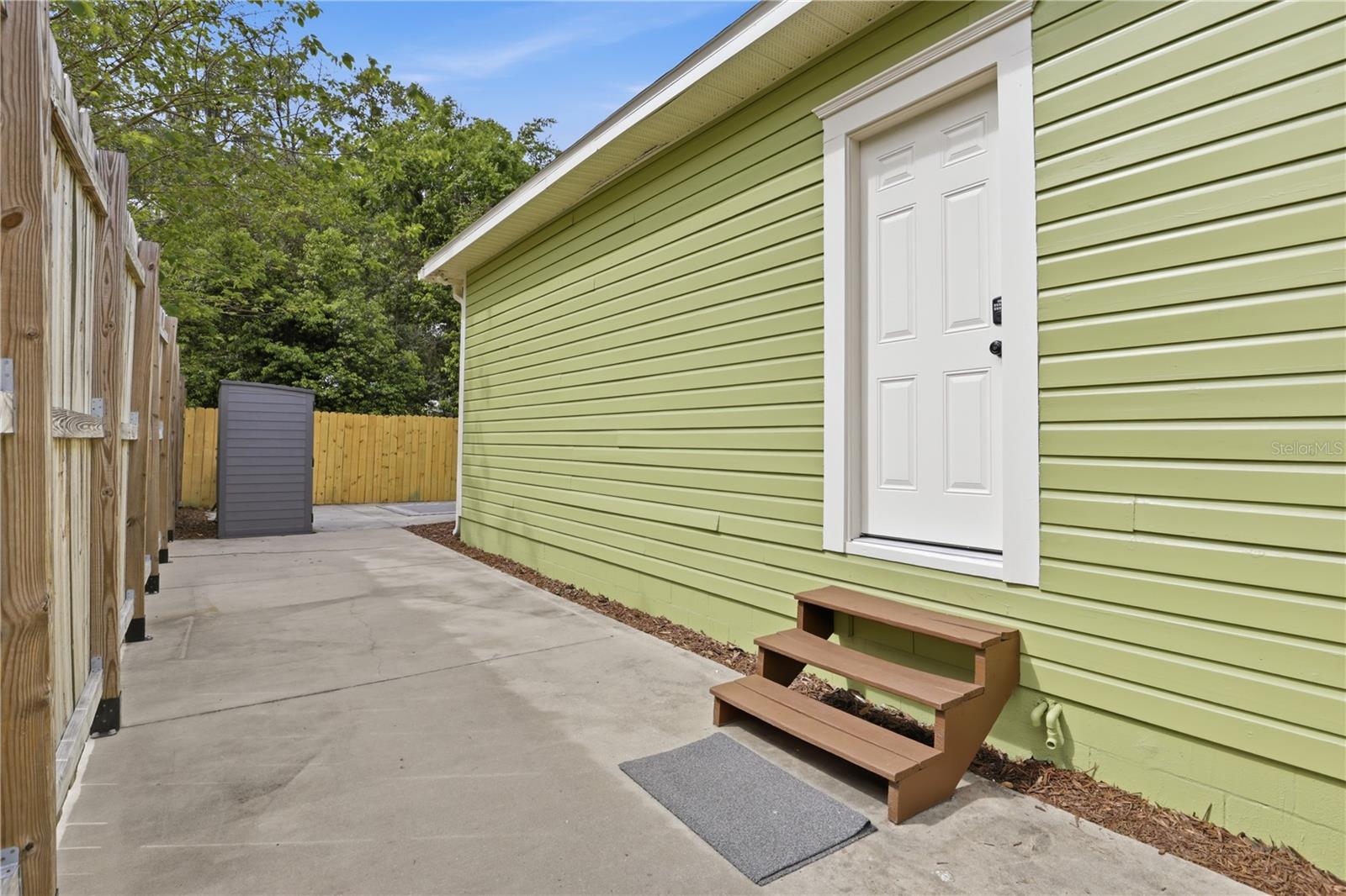 Image 34 of 39 For 811 3rd Avenue