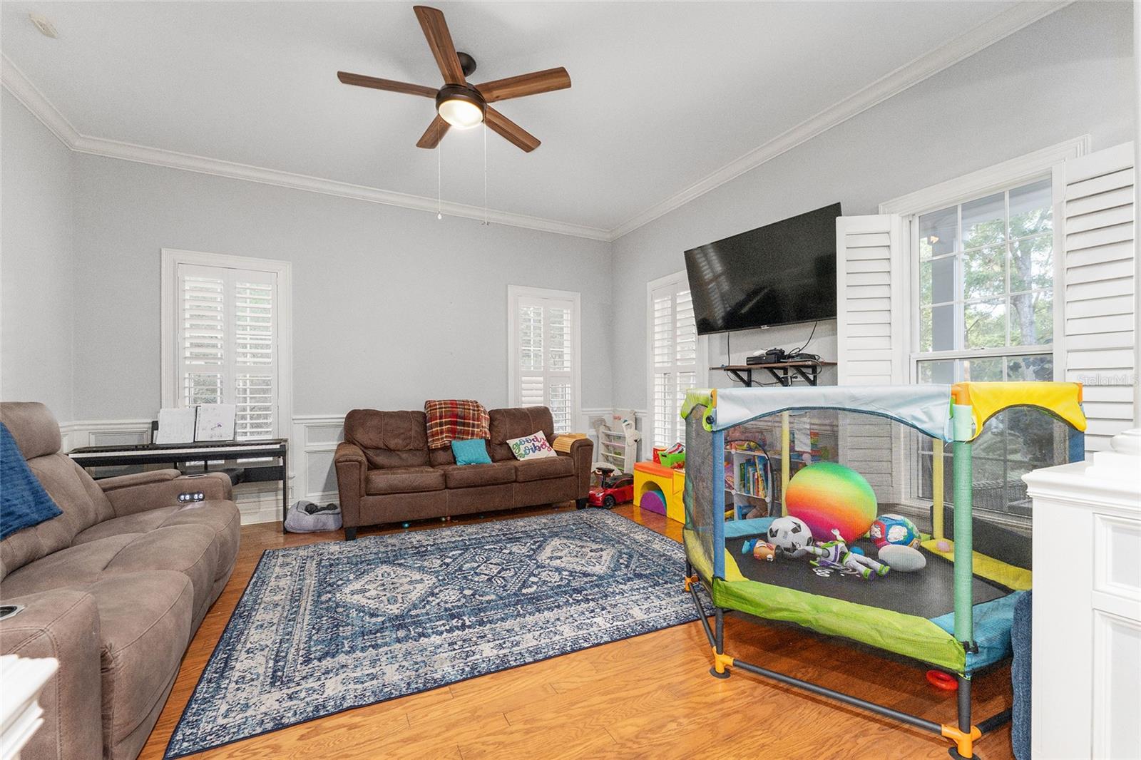 Image 17 of 59 For 240 131st Street