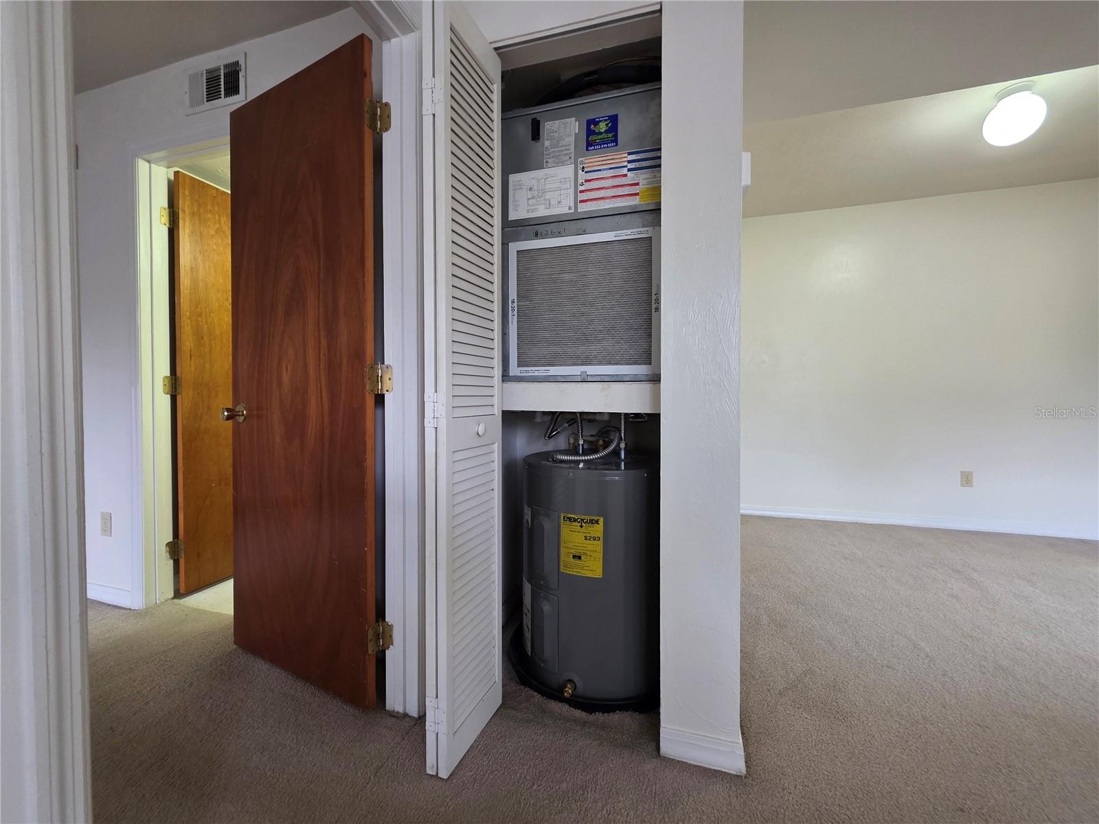 Image 11 of 17 For 2360 Sw Archer Rd  912