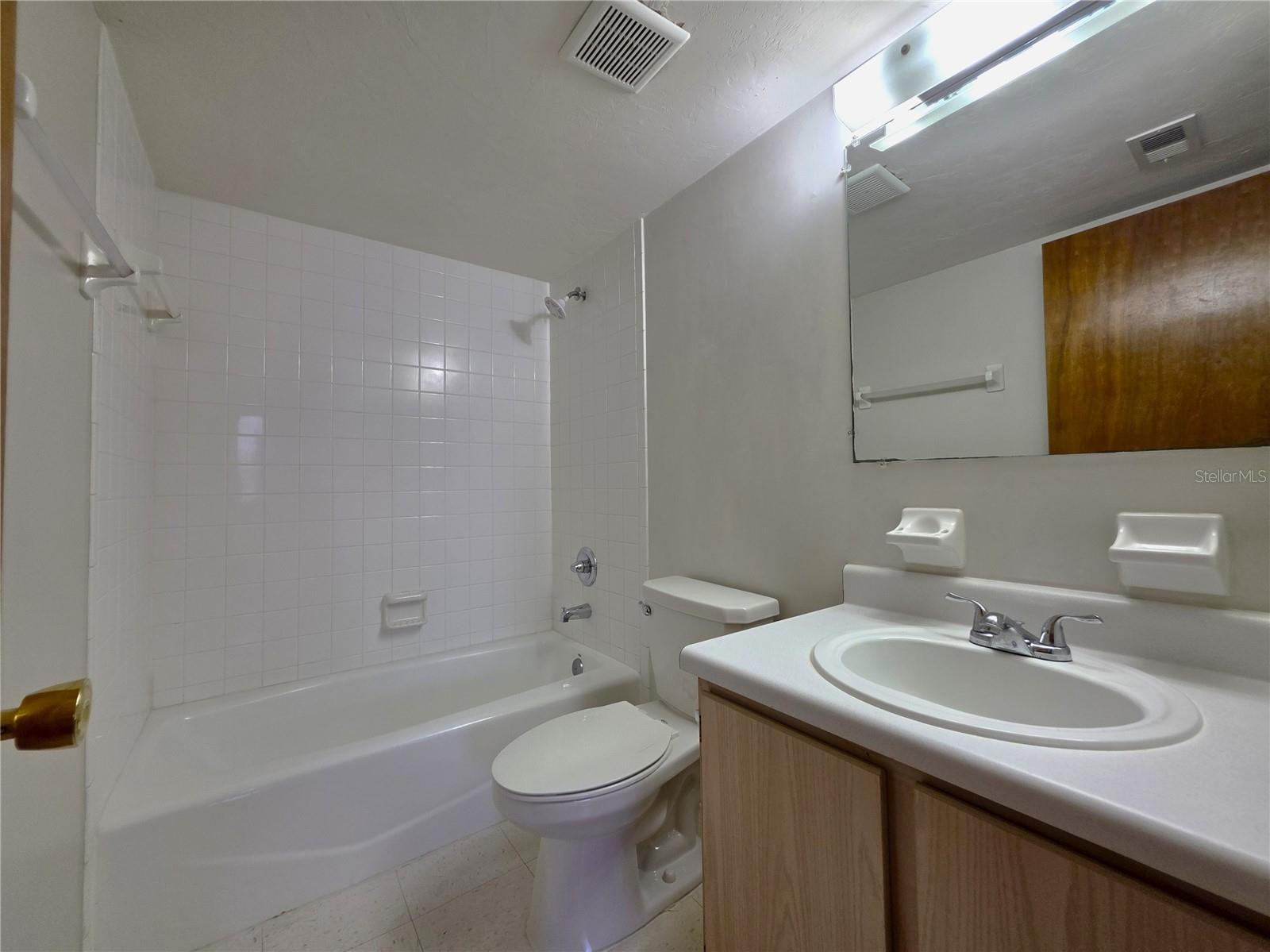 Image 13 of 17 For 2360 Sw Archer Rd  912