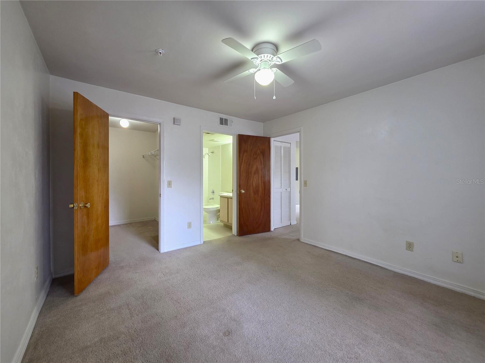 Image 15 of 17 For 2360 Sw Archer Rd  912