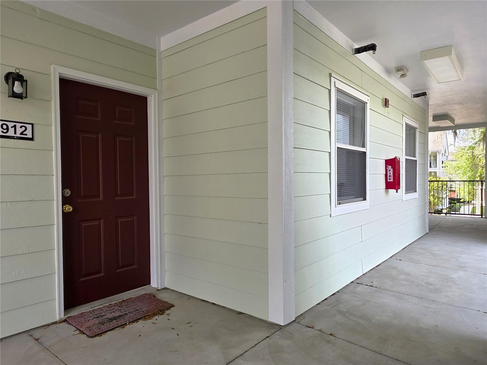 Image 3 of 17 For 2360 Sw Archer Rd  912