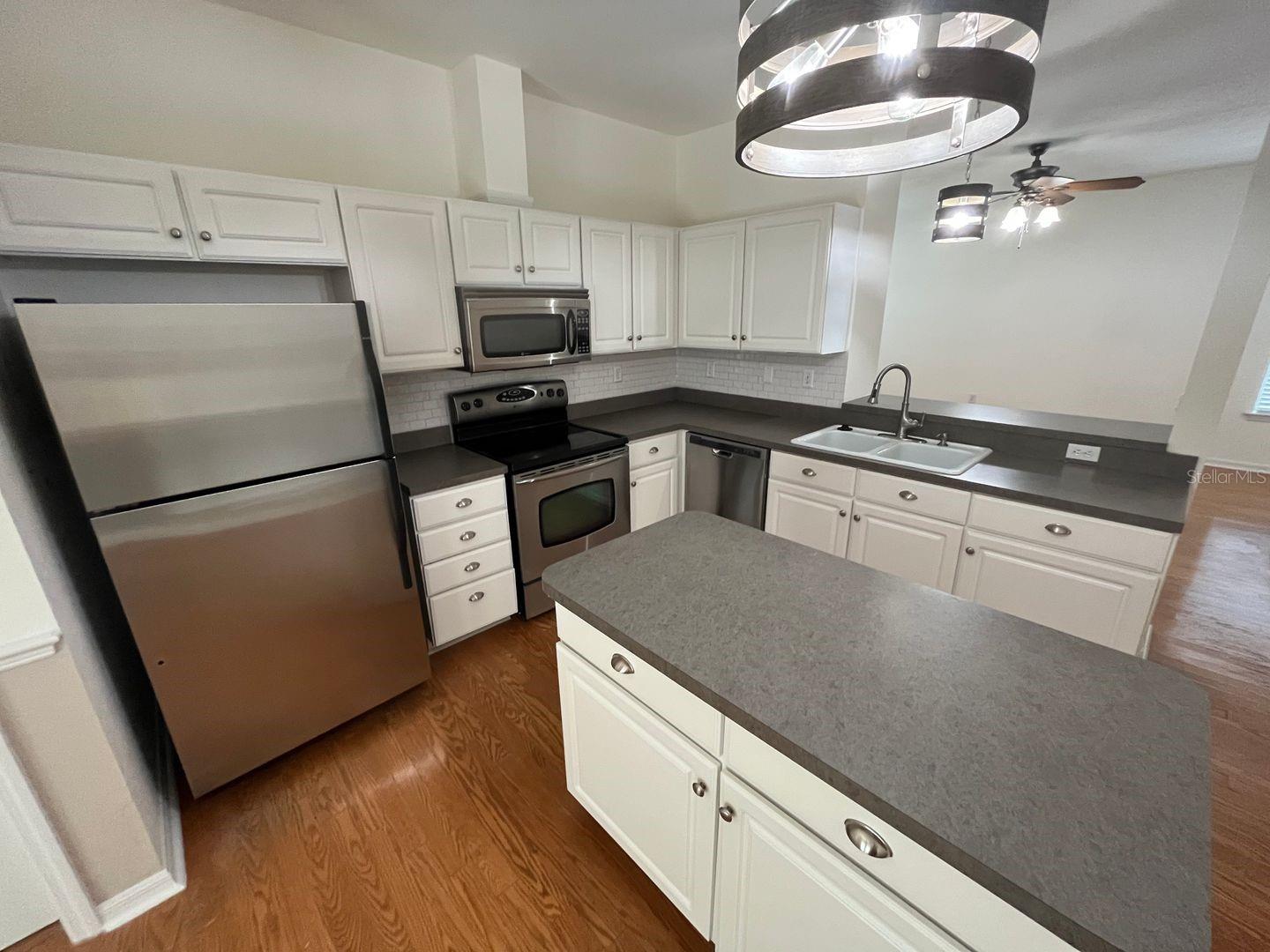 Image 3 of 14 For 11583 17th Place