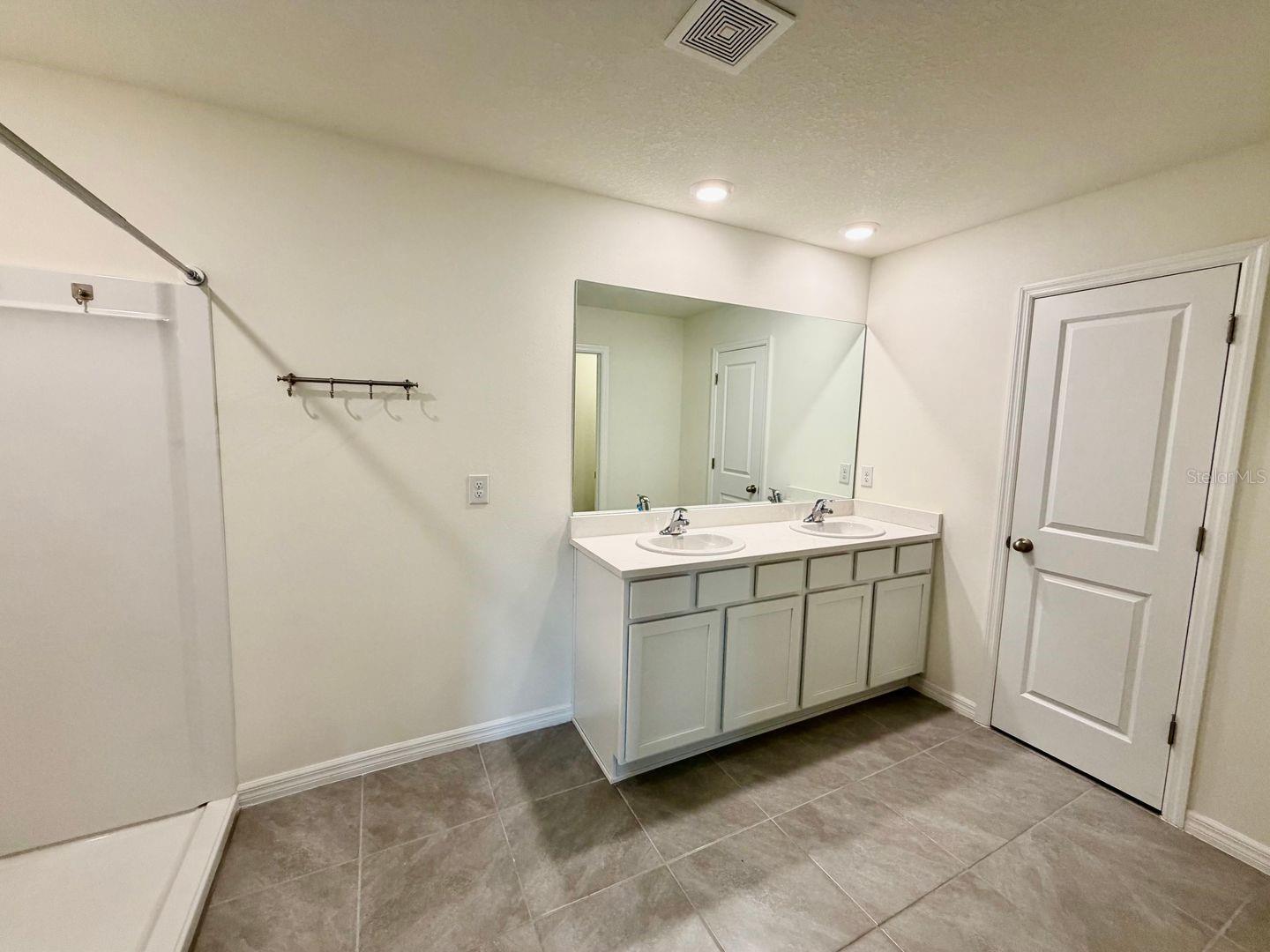 Image 15 of 33 For 24706 11th Place