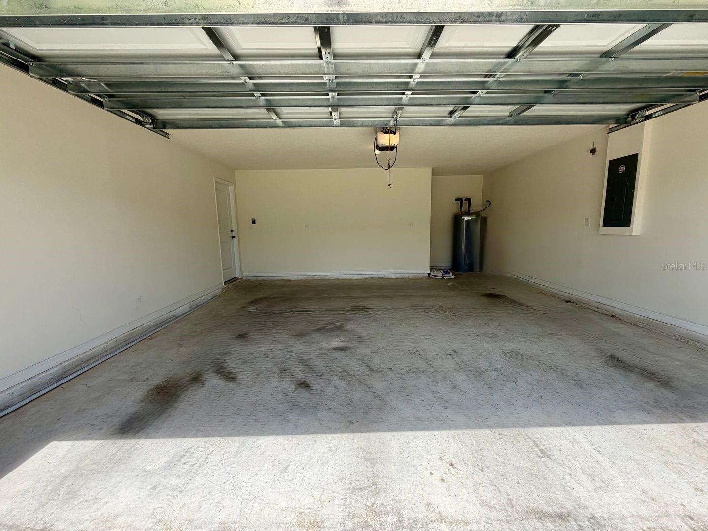 Image 29 of 33 For 24706 11th Place