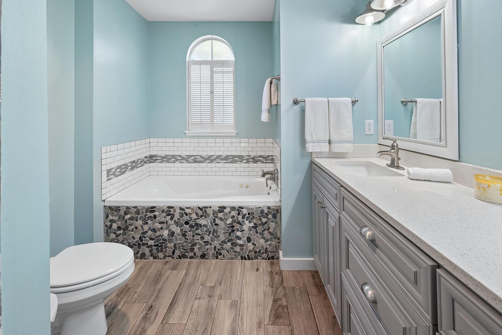 Image 14 of 65 For 6924 80th Drive