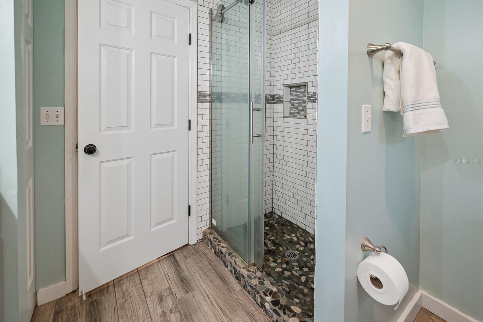 Image 16 of 65 For 6924 80th Drive