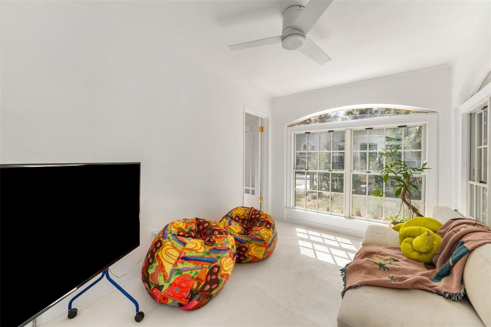 Image 12 of 44 For 521 6th Street