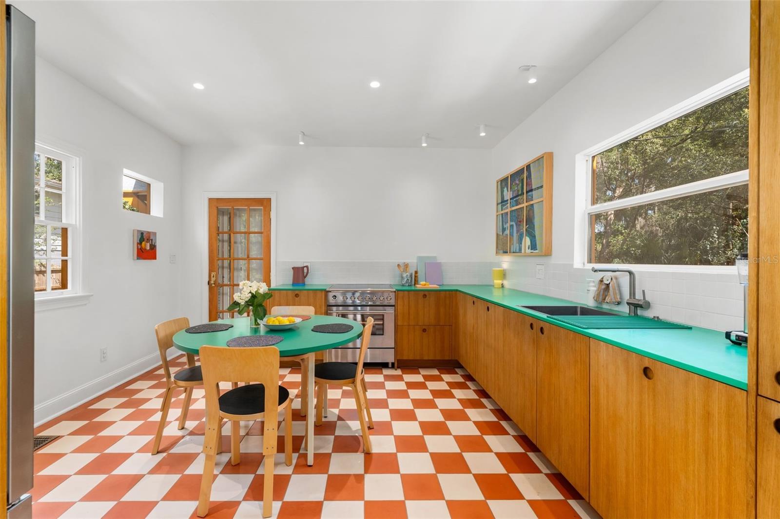 Image 14 of 44 For 521 6th Street