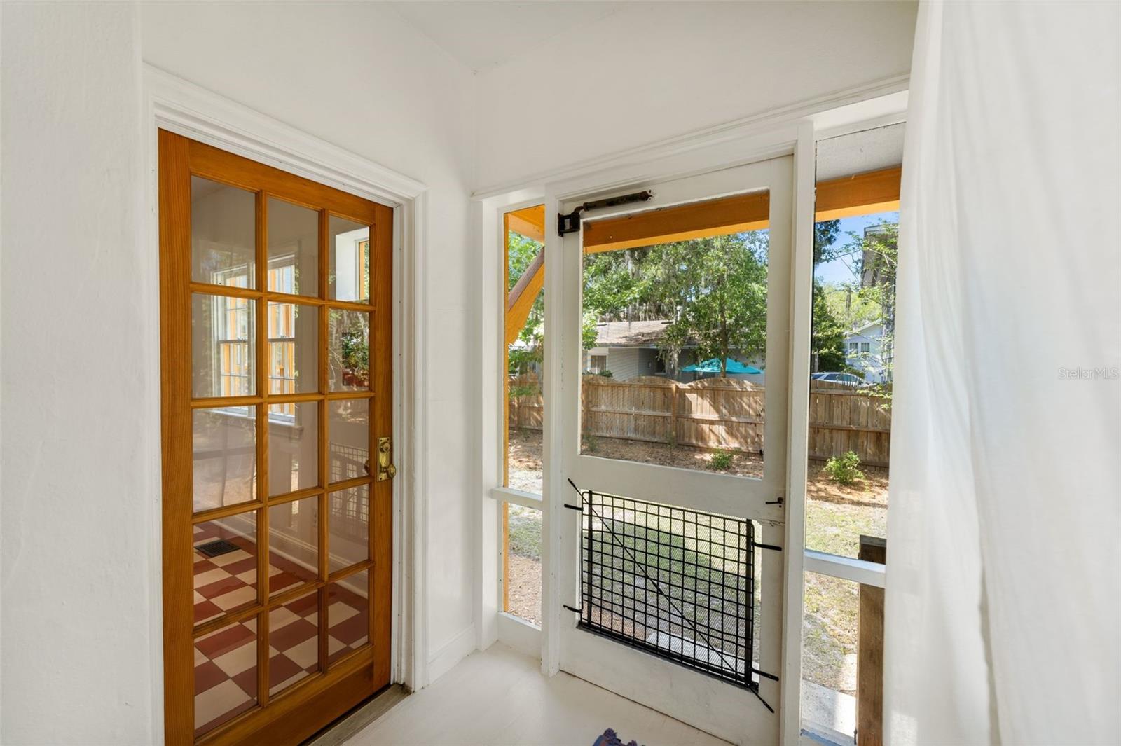 Image 17 of 44 For 521 6th Street