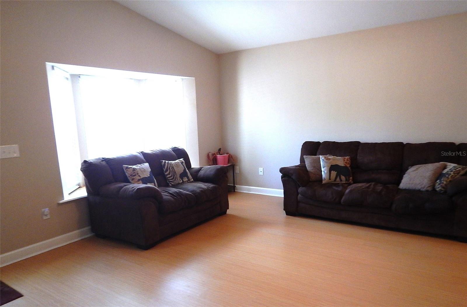 Image 4 of 18 For 6343 Fox Hollow Court