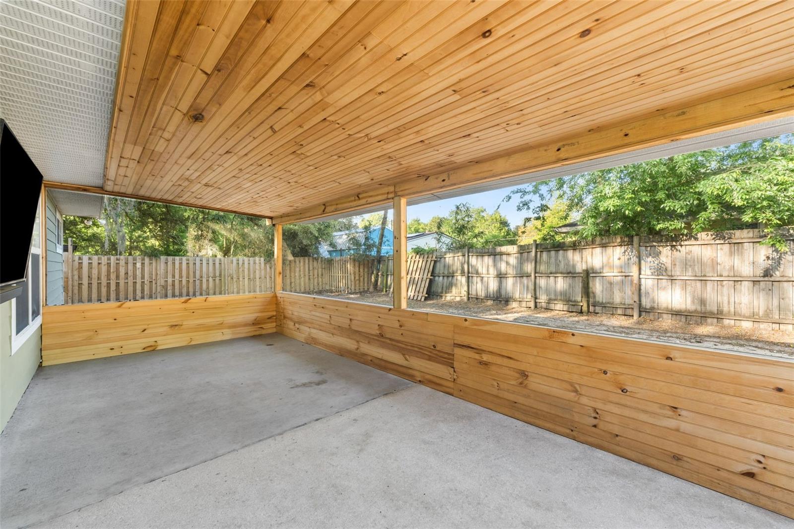 Image 25 of 32 For 4928 63rd Court