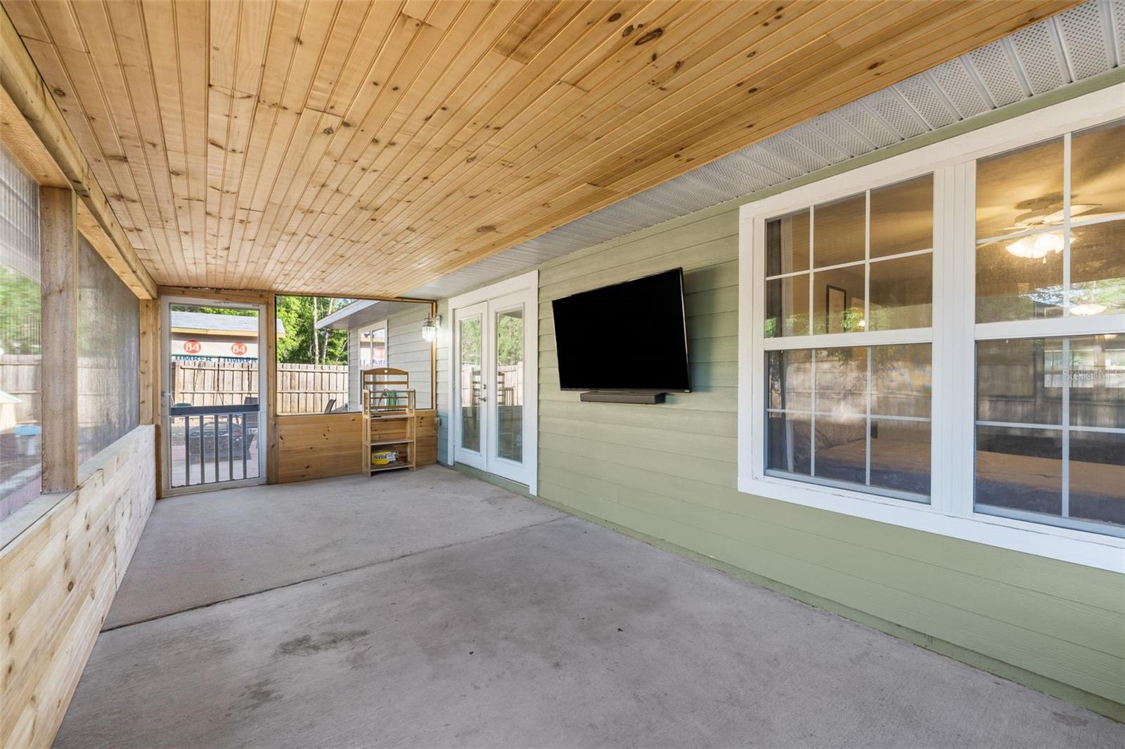 Image 26 of 32 For 4928 63rd Court