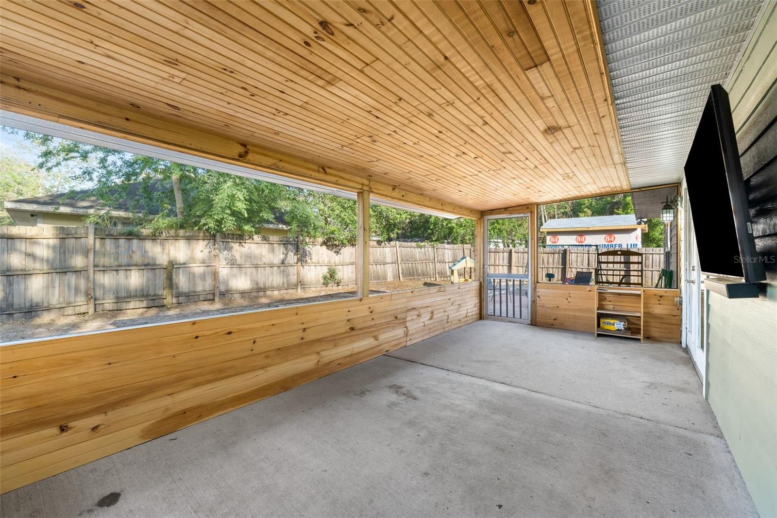 Image 27 of 32 For 4928 63rd Court