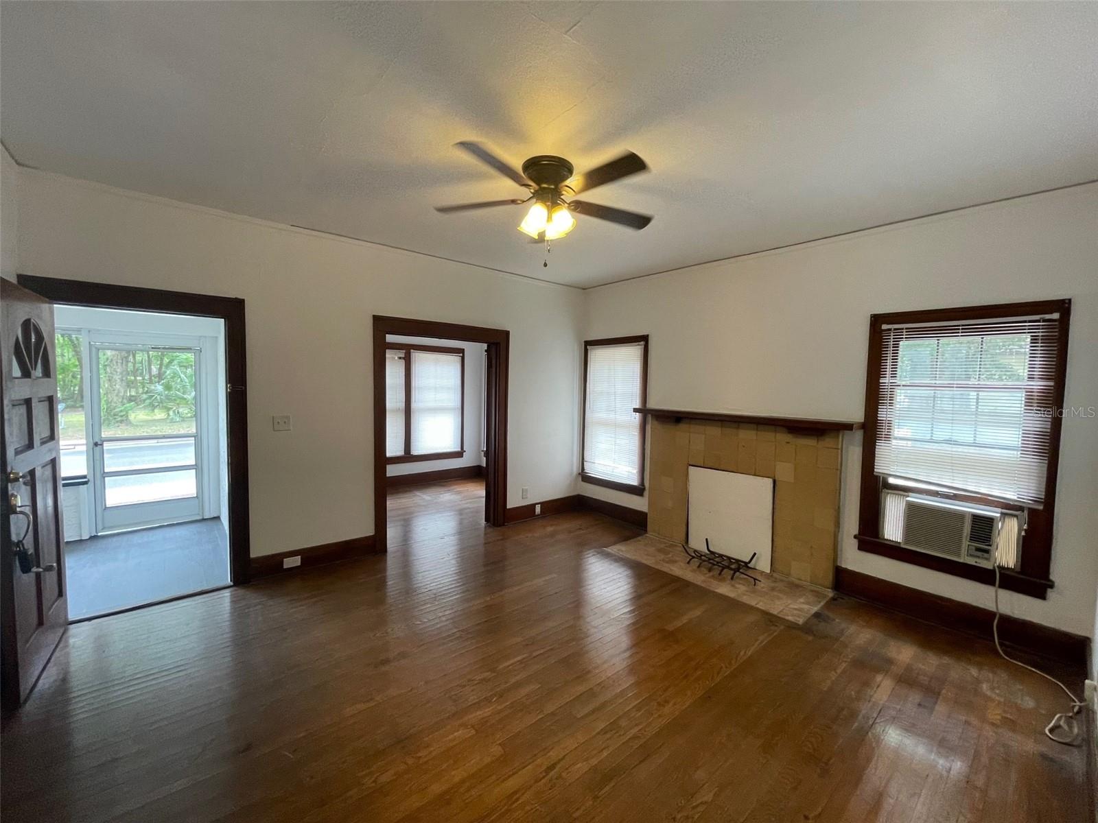 Image 10 of 15 For 2635 University Avenue