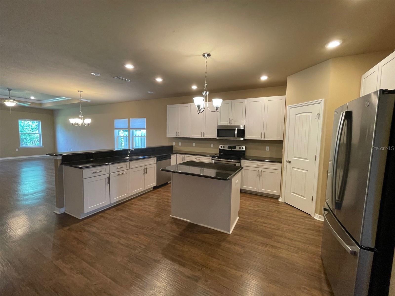 Image 3 of 23 For 7879 80th Drive