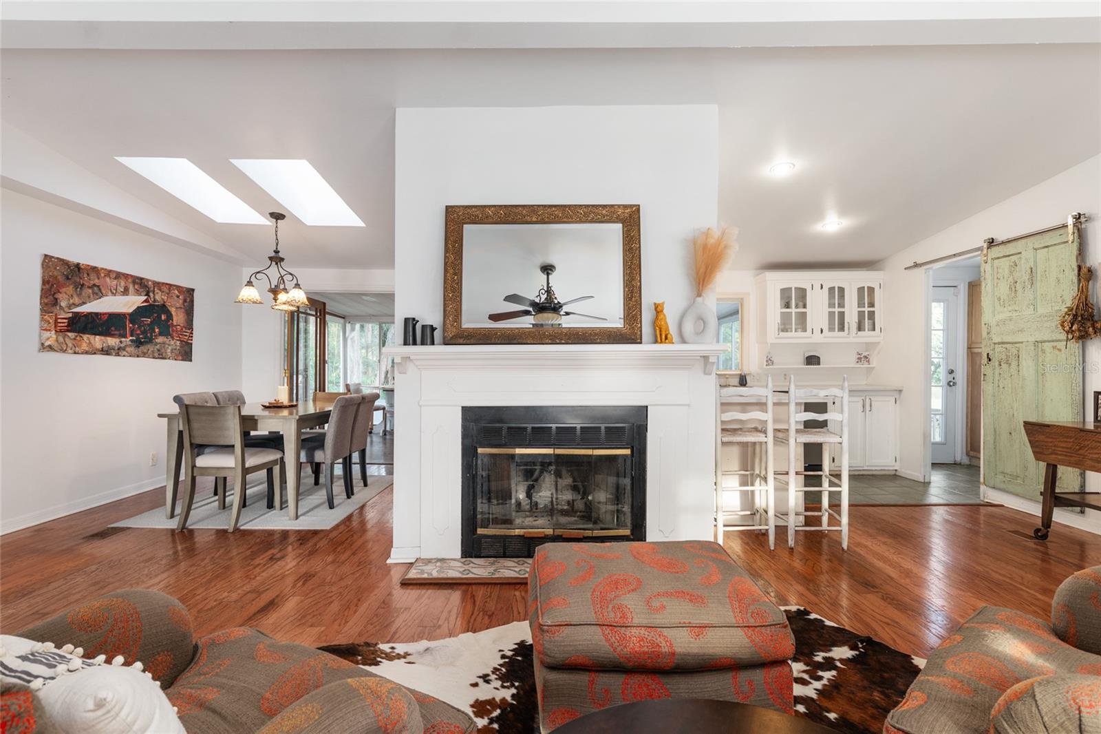 Image 14 of 62 For 20361 1st Street