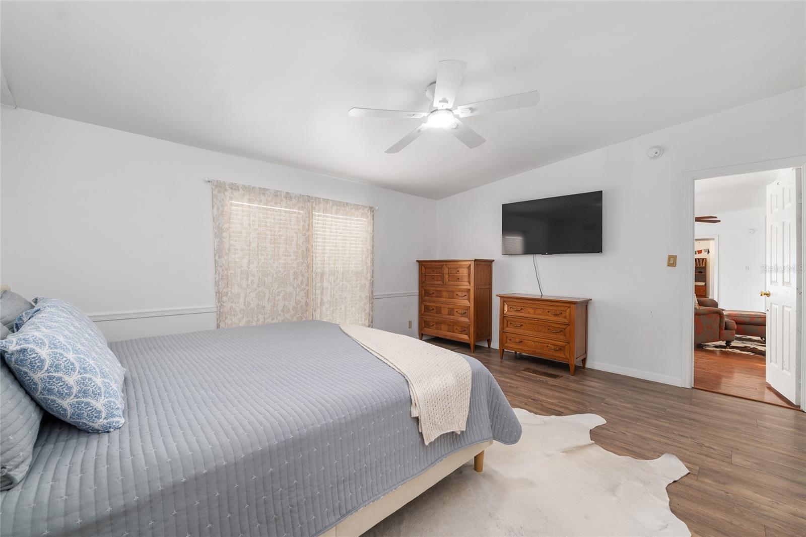 Image 32 of 62 For 20361 1st Street