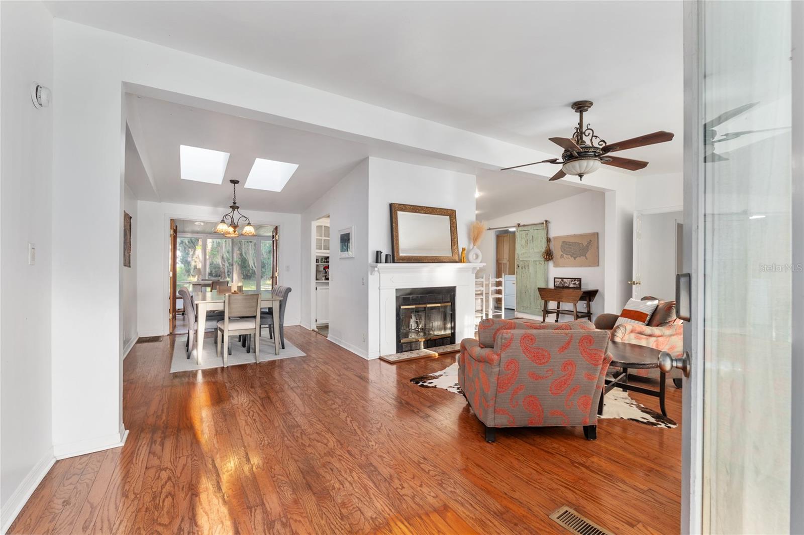 Image 9 of 62 For 20361 1st Street