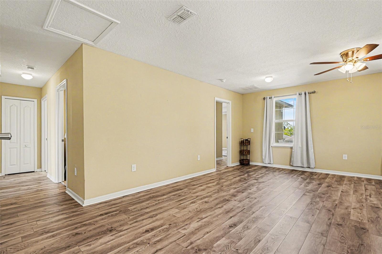 Image 14 of 32 For 1688 Attilburgh Boulevard