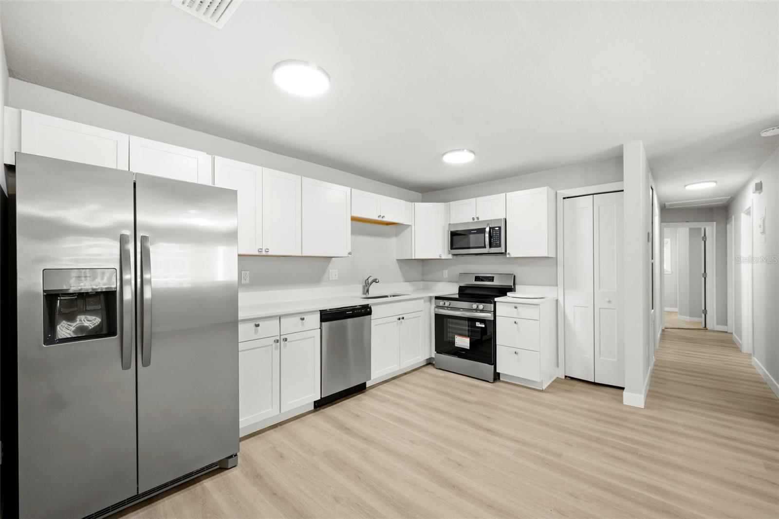 Image 6 of 30 For 1919 17th Drive