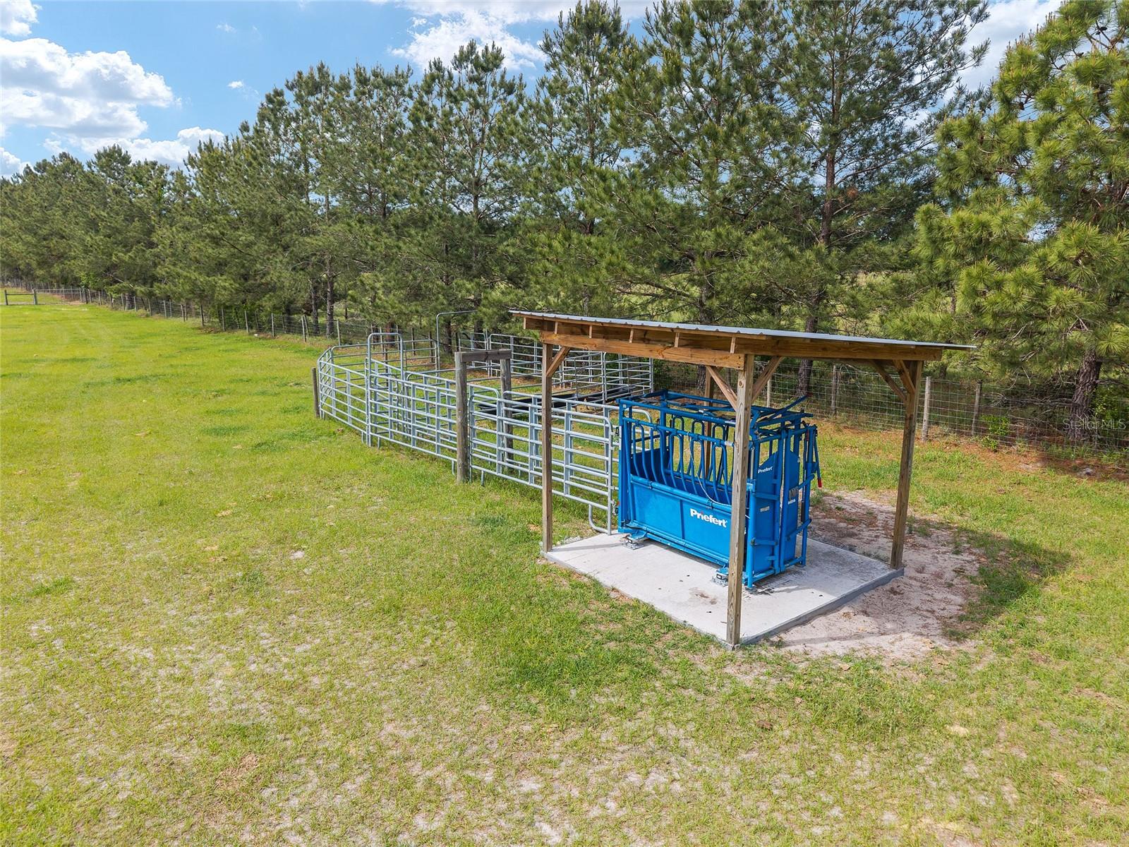 Image 17 of 98 For 3725 172nd Street