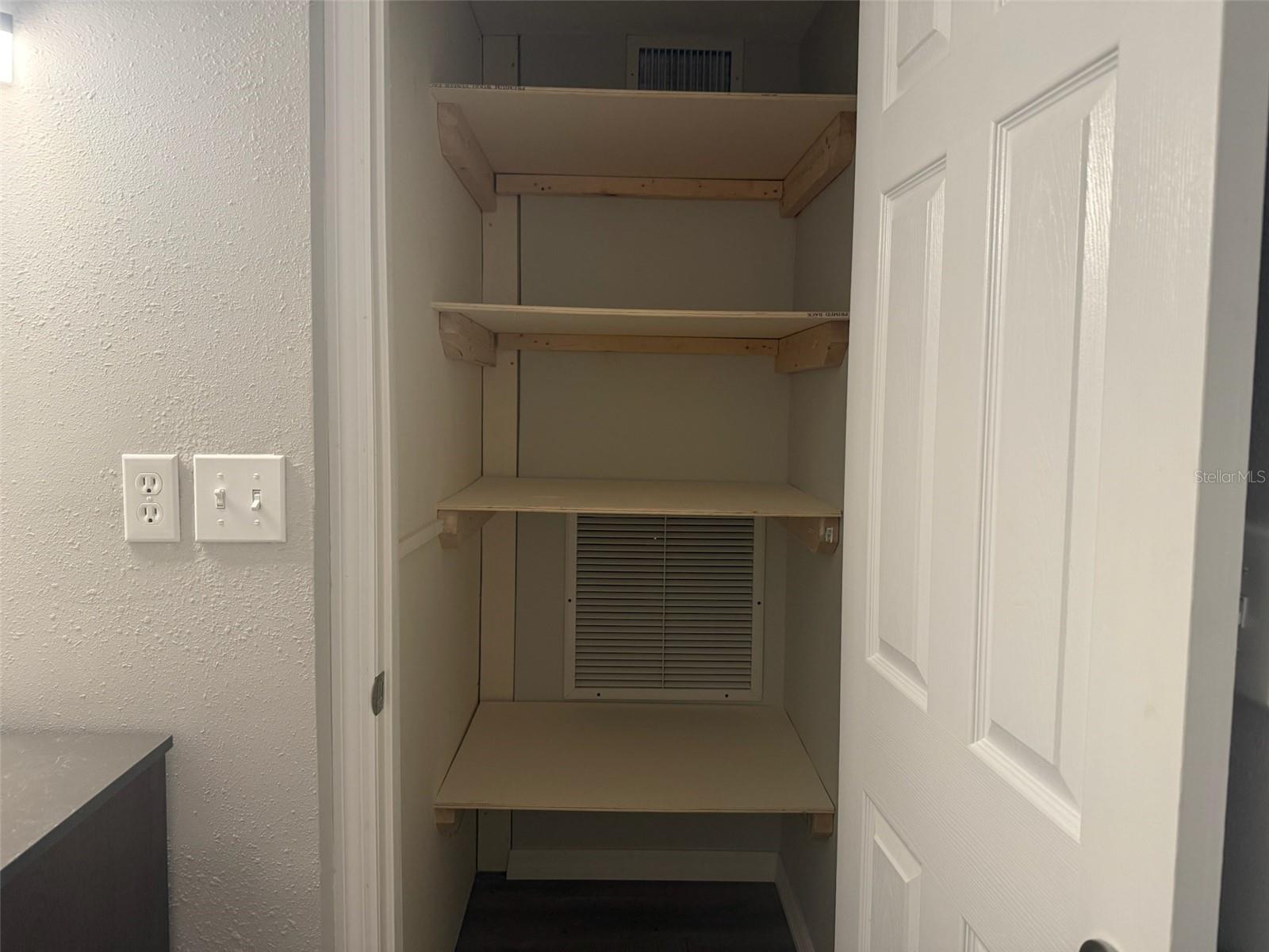 Image 15 of 15 For 6519 Newberry Road 905