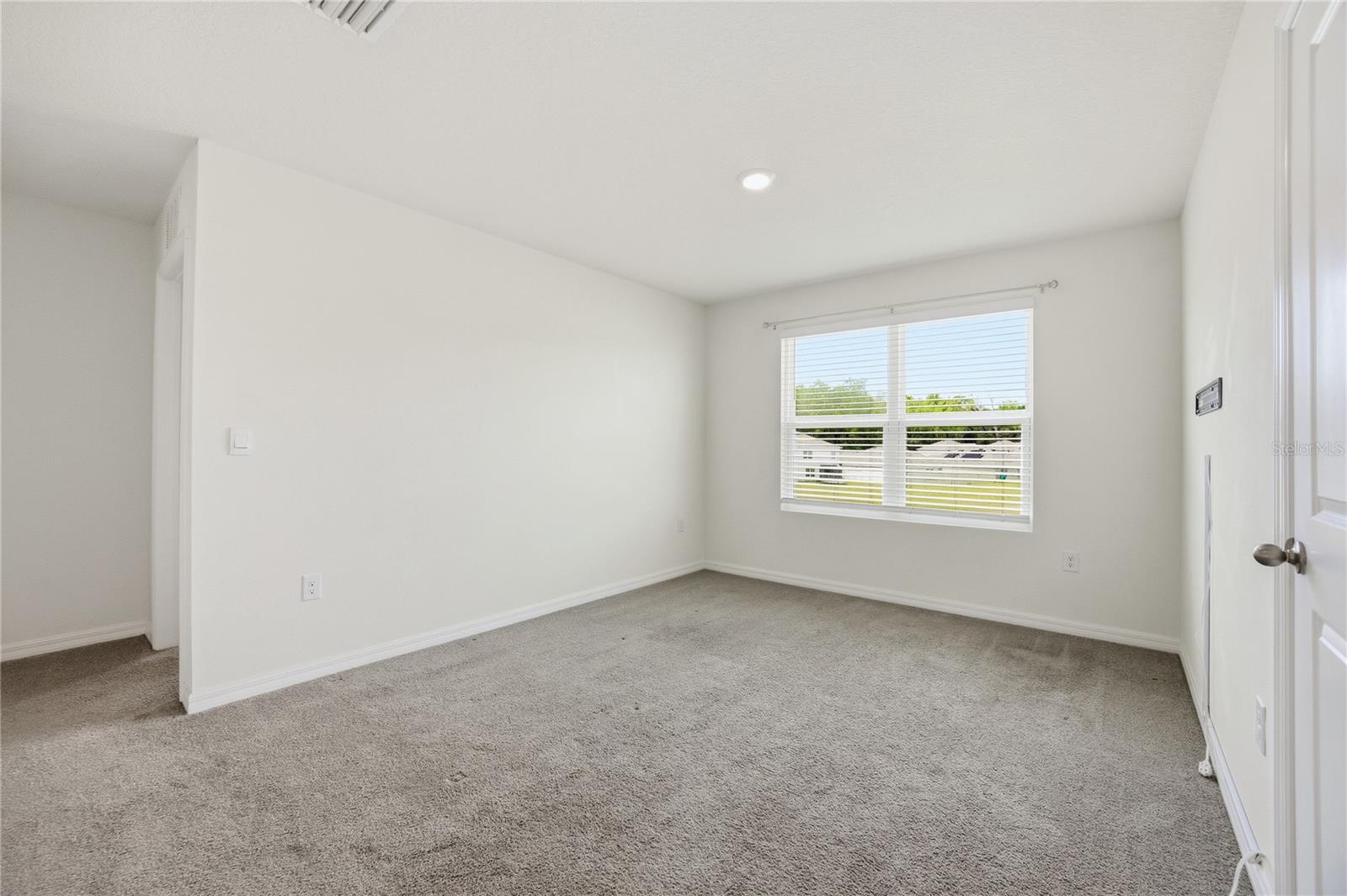 Image 21 of 32 For 16372 190th Street