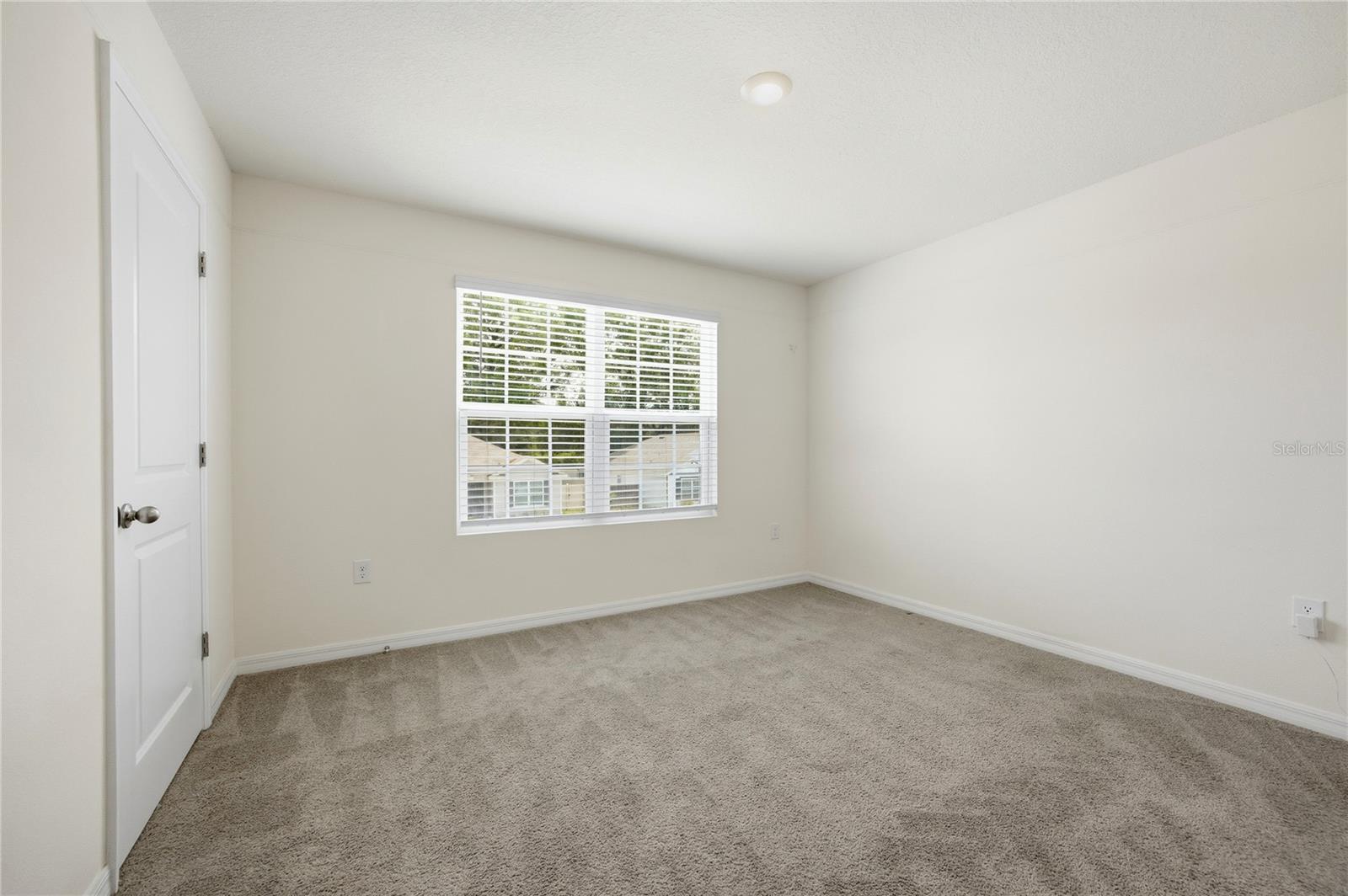 Image 26 of 32 For 16372 190th Street