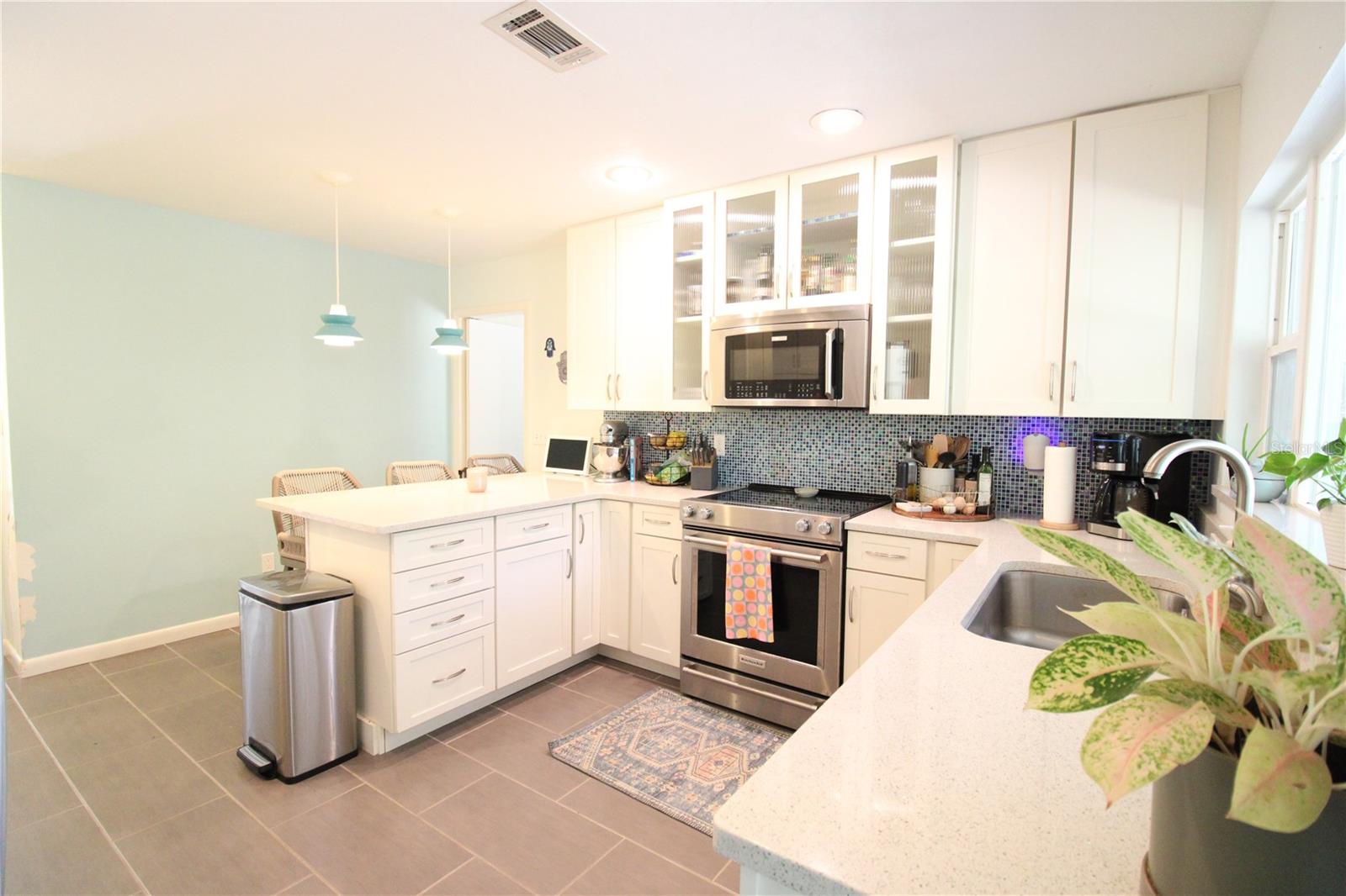 Image 9 of 17 For 2046 19th Lane