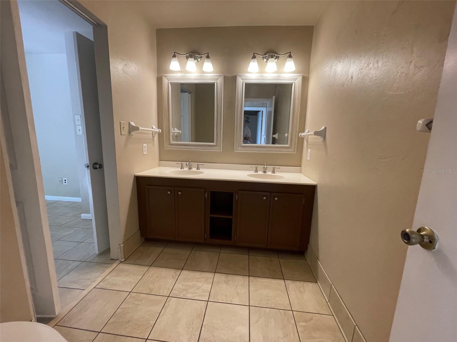 Image 19 of 35 For 2001 15th Avenue