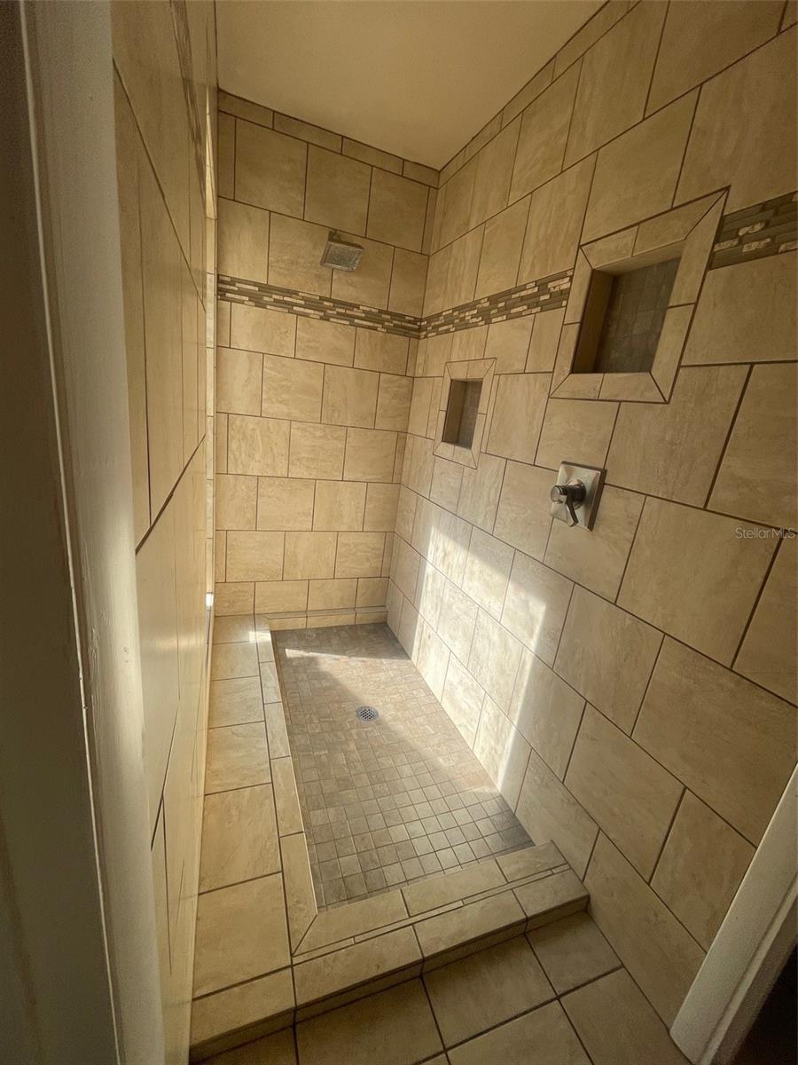 Image 21 of 35 For 2001 15th Avenue