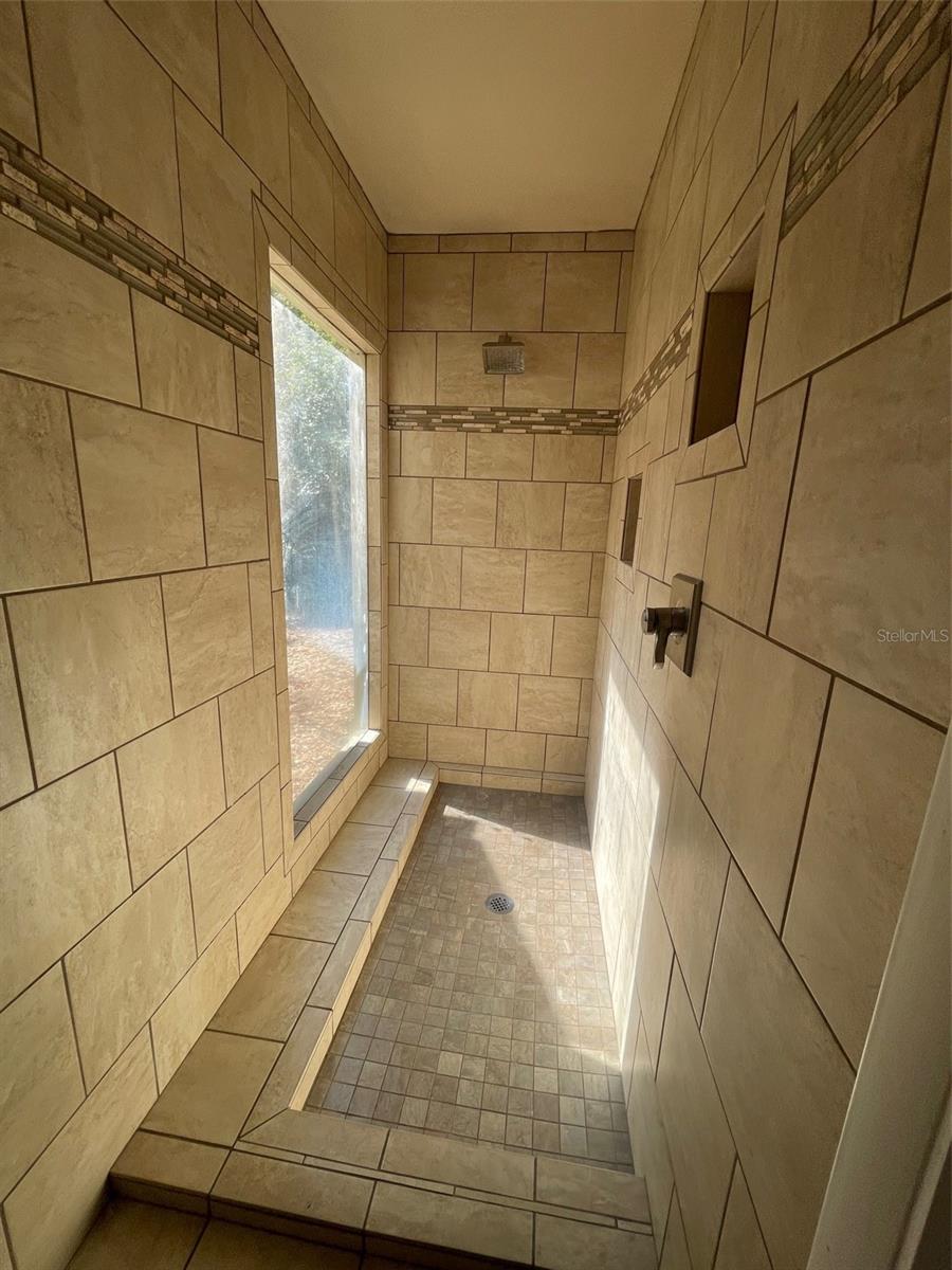 Image 22 of 35 For 2001 15th Avenue