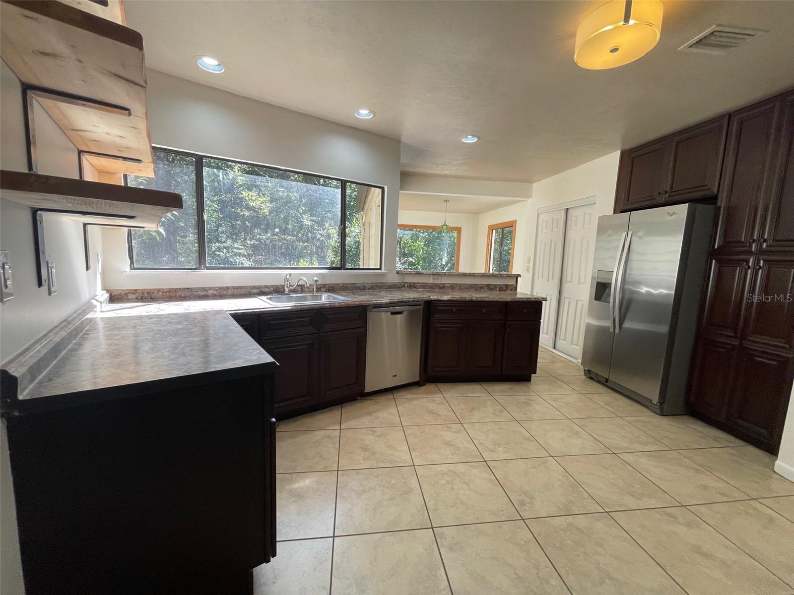 Image 5 of 35 For 2001 15th Avenue