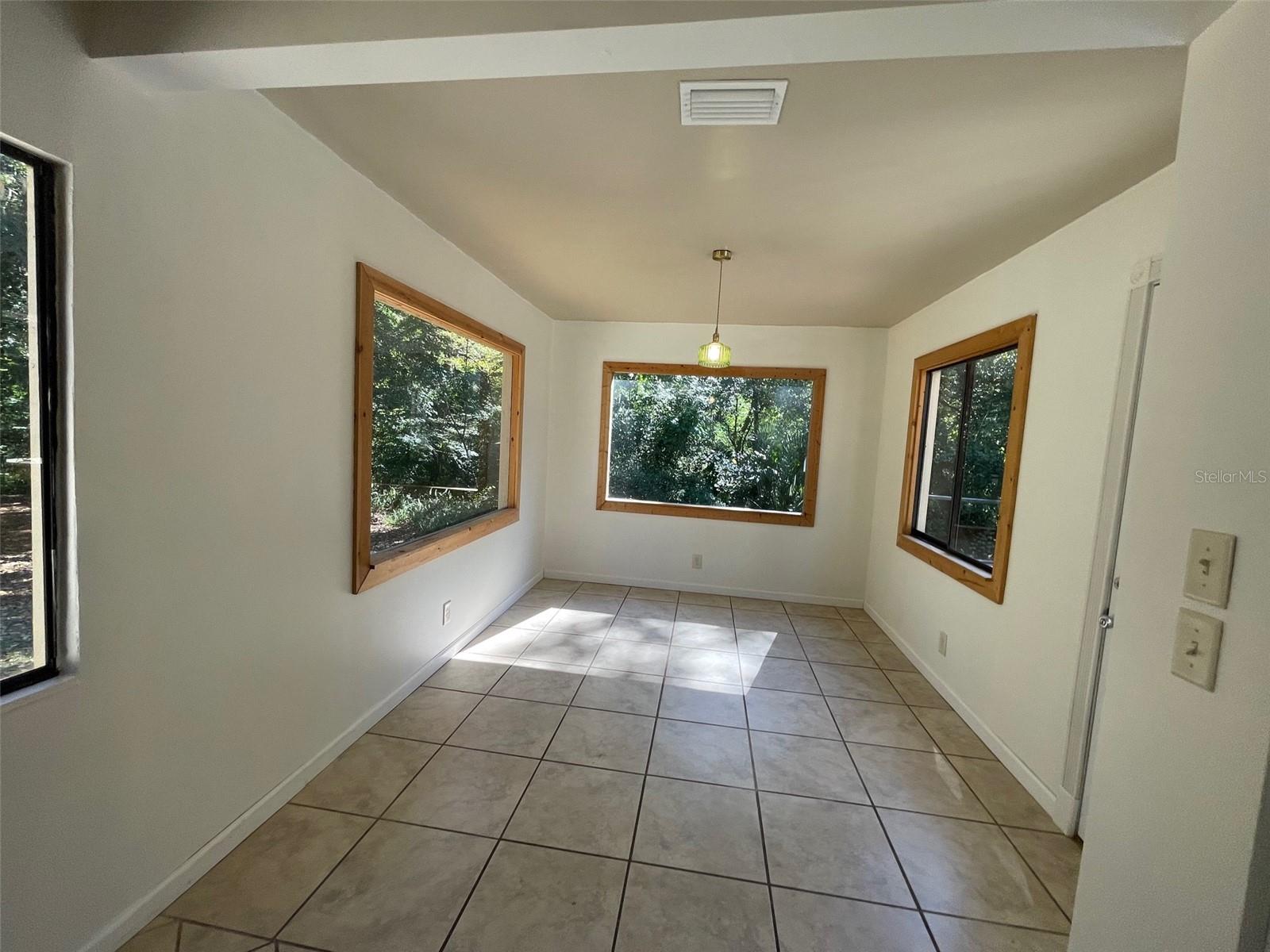 Image 9 of 35 For 2001 15th Avenue