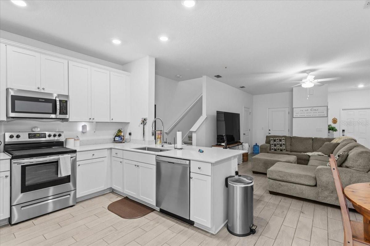 Image 7 of 42 For 12657 7th Place