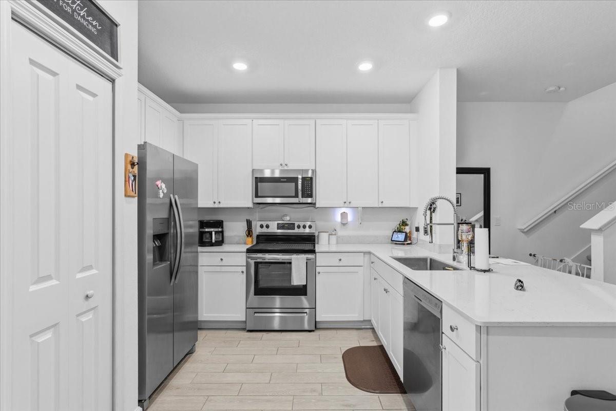 Image 9 of 42 For 12657 7th Place